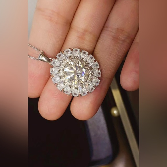 5 Carat Moissanite 925 Sterling Silver Necklace - Picture 8 of 9